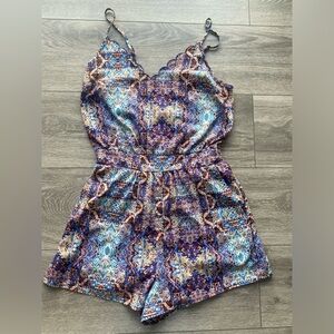 Size S printed Romper Forever 21